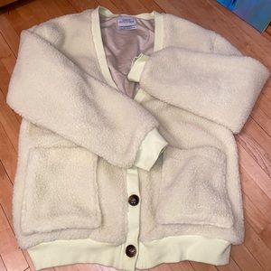 Urban Outfitters Sweaters - Yellowish-beige Sherpa cardigan! Urban Outfitters Sweaters - Yellowish-beige Sherpa cardigan!